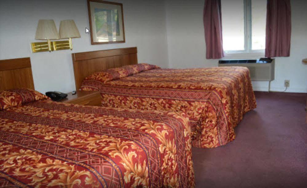 Hofbrau Riverfront Hotel Хелен Экстерьер фото